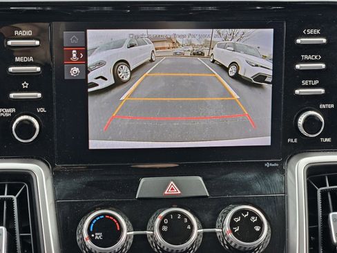 Used 2023 Kia Sorento LX image 23