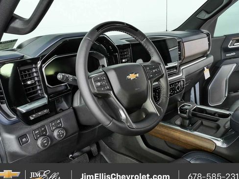 New 2026 Chevrolet Silverado 1500 High Country AWD/4WD image 4