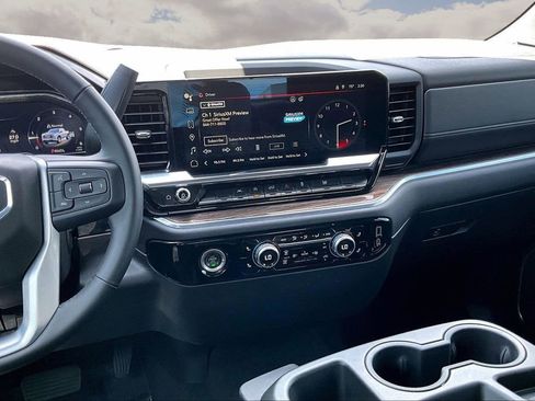 Used 2024 GMC Sierra 1500 Elevation AWD/4WD image 10