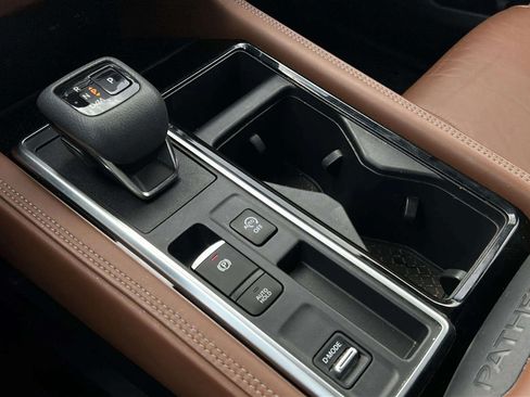 Used 2023 Nissan Pathfinder Platinum w/ Cargo Package FWD image 19