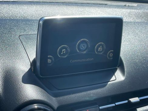 Used 2017 Toyota Yaris iA image 8