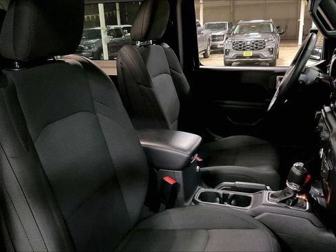 Used 2020 Jeep Wrangler Sport AWD/4WD image 7