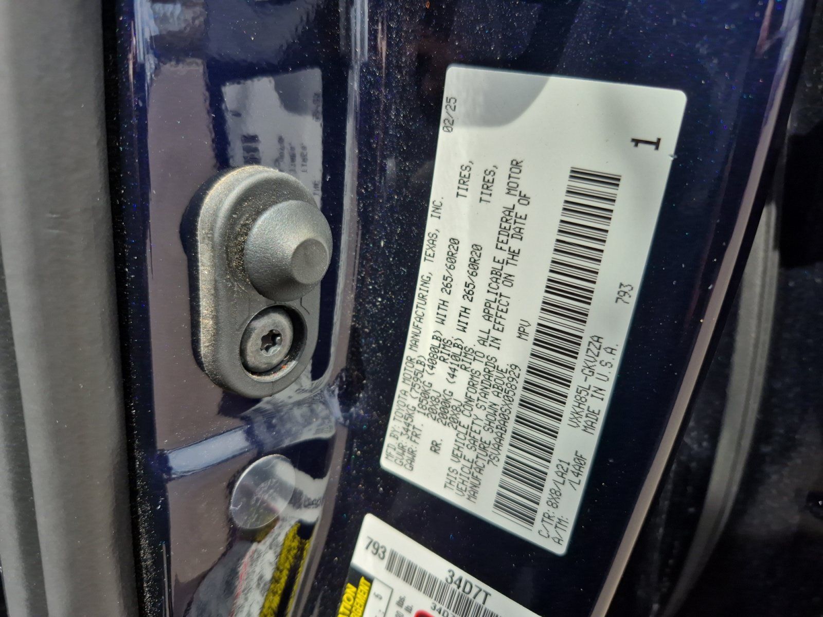 Used 2025 Toyota Sequoia Platinum AWD/4WD image 27