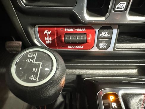 Used 2022 Jeep Wrangler Unlimited Rubicon image 25