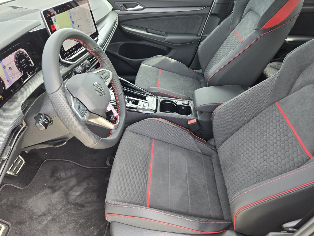 New 2026 Volkswagen GTI SE FWD image 11