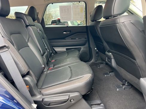 Used 2024 Nissan Pathfinder SL image 26