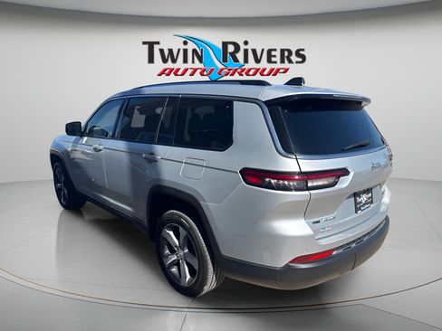 Used 2023 Jeep Grand Cherokee L Limited AWD/4WD image 2