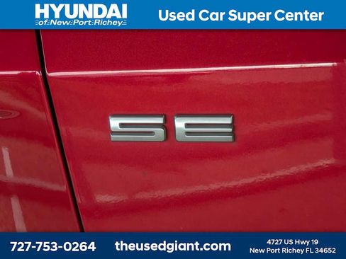 Used 2021 Ford Escape SE image 13