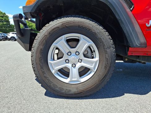 Used 2019 Jeep Wrangler Unlimited Sport S AWD/4WD image 9