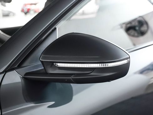 Used 2025 Audi Q6 e-tron Premium w/ Convenience Package image 24