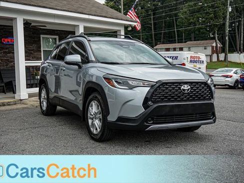 Used 2024 Toyota Corolla Cross LE FWD image 10