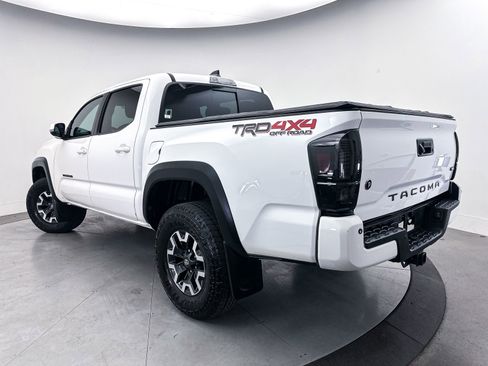 Used 2020 Toyota Tacoma TRD Off-Road w/ Technology Package AWD/4WD image 2