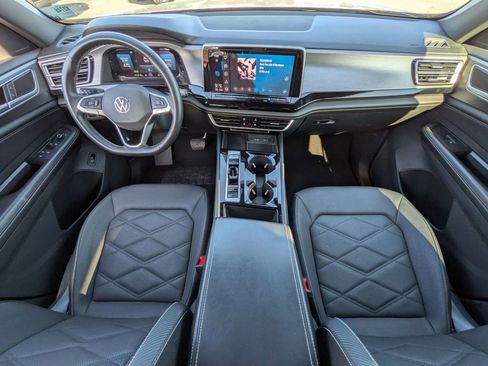 Used 2024 Volkswagen Atlas Cross Sport SE image 25
