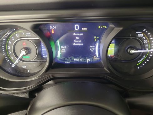 Used 2025 Jeep Wrangler Unlimited Sahara w/ Safety Group AWD/4WD image 11
