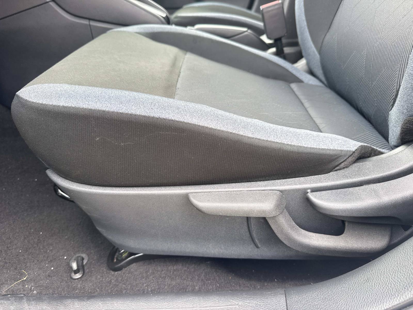 Used 2025 Nissan Versa SV FWD image 16