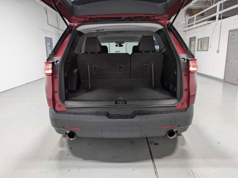 Used 2020 Chevrolet Traverse LT image 37