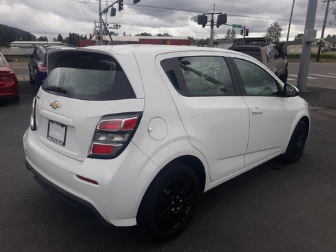 Used 2017 Chevrolet Sonic LT image 3