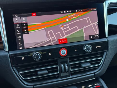 Certified 2026 Porsche Macan AWD/4WD image 19