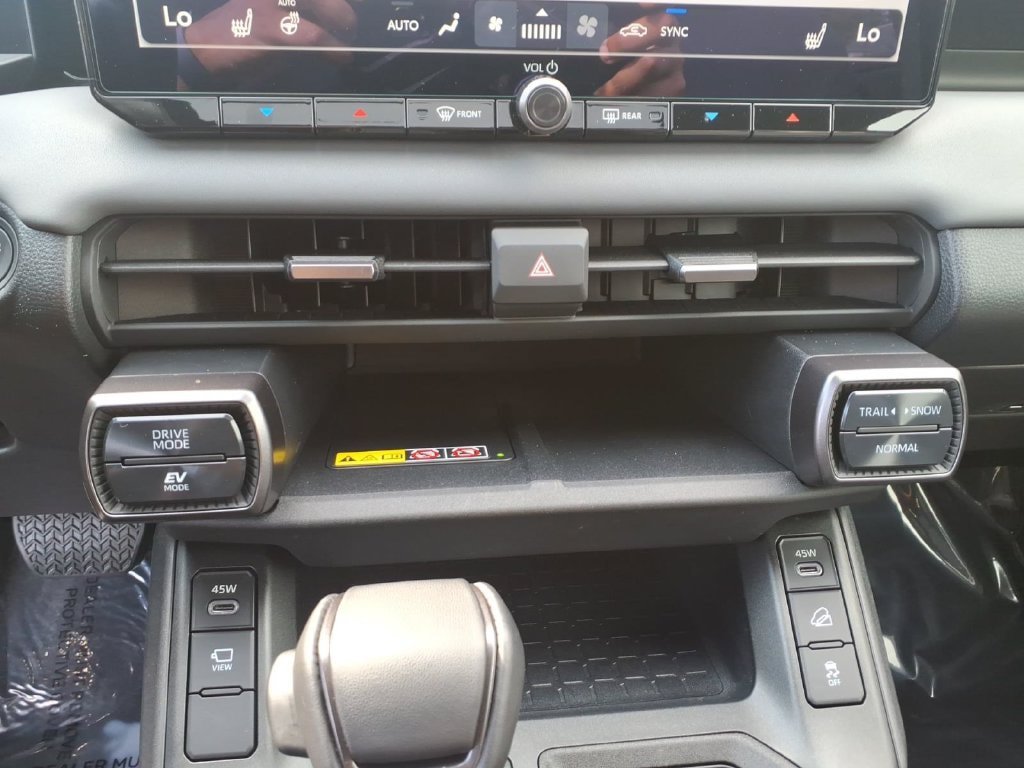 Used 2026 Toyota RAV4 XSE w/ Weather Package AWD/4WD image 24