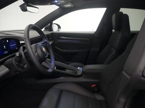 Certified 2026 Porsche Macan 4 Electric AWD/4WD image 5