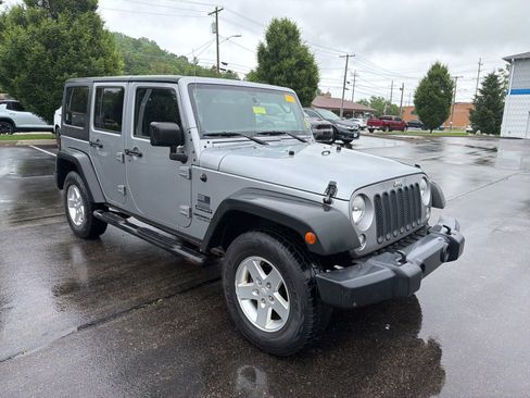 Used 2015 Jeep Wrangler Unlimited Sport w/ Quick Order Package 24S AWD/4WD image 7
