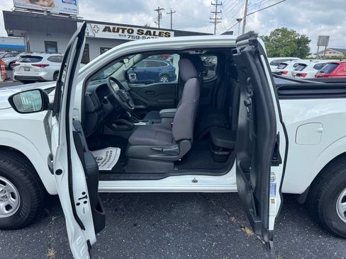 Used 2024 Nissan Frontier S w/ Technology Package AWD/4WD image 10