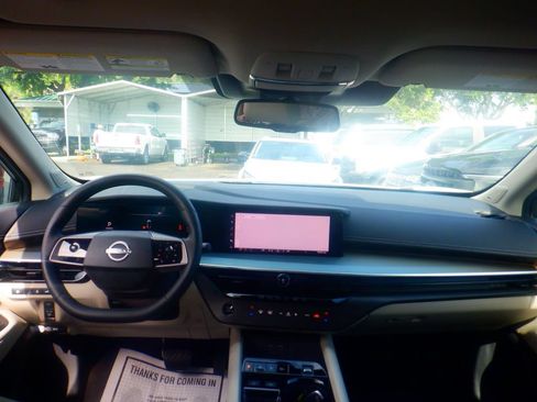 Used 2025 Nissan Murano SL AWD/4WD image 13