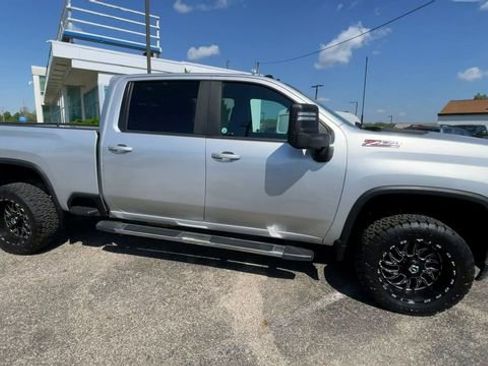 Used 2020 Chevrolet Silverado 2500 LT w/ All Star Edition AWD/4WD image 3