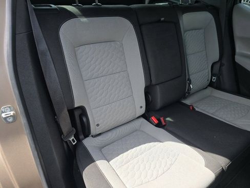 Used 2018 Chevrolet Equinox LS FWD image 20