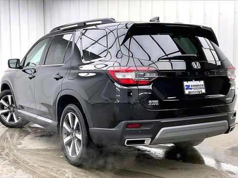 Certified 2024 Honda Pilot Touring image 11