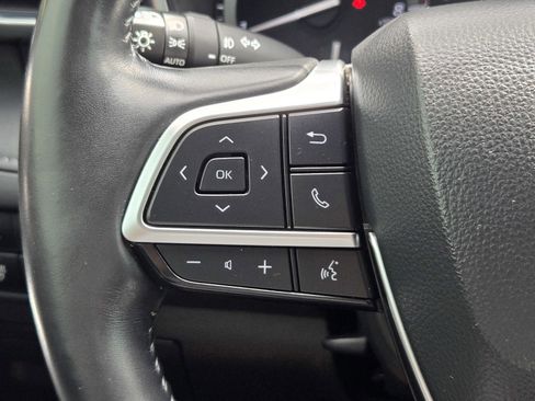 Used 2021 Toyota Highlander Limited image 19