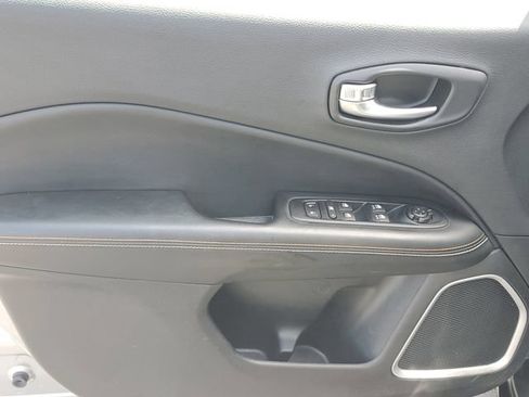 Used 2019 Jeep Compass Latitude AWD/4WD image 15