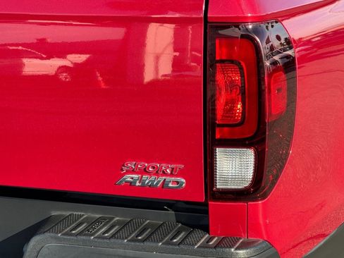 Used 2023 Honda Ridgeline Sport image 12