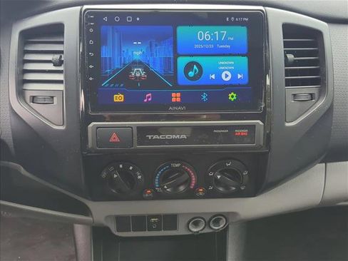 Used 2015 Toyota Tacoma 2WD Access Cab image 18