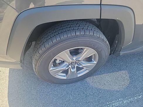 Used 2025 Toyota RAV4 XLE image 15