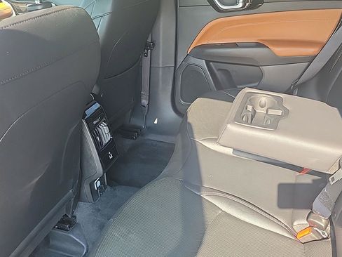 Certified 2025 Jeep Compass Limited w/ Elite Group AWD/4WD image 12