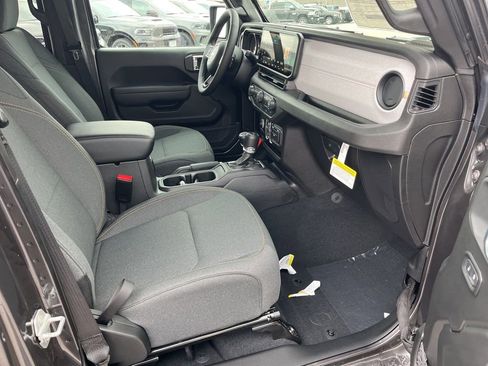 New 2026 Jeep Gladiator Sport image 11