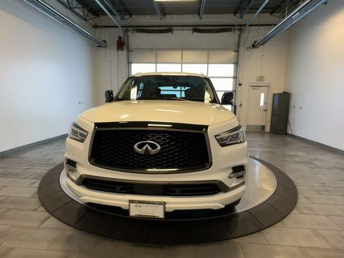 Certified 2022 INFINITI QX80 Premium Select w/ Cargo Package image 2
