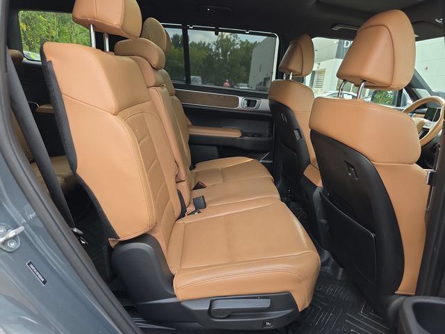Used 2024 Hyundai Santa Fe Limited FWD image 14