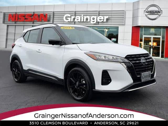 Used 2024 Nissan Kicks SR w/ SR Premium Package FWD image 1