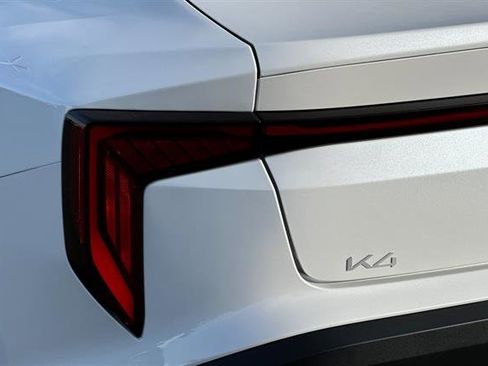 New 2025 Kia K4 LXS image 30