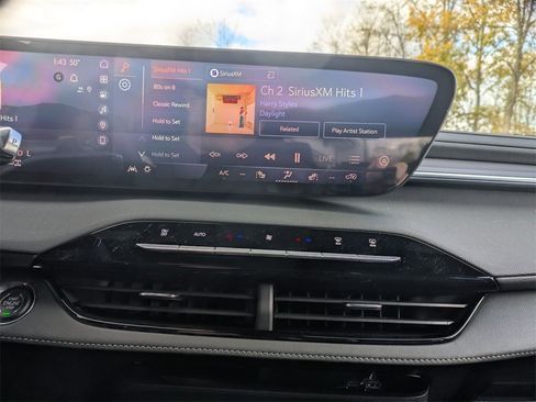 New 2026 Buick Enclave Sport Touring w/ Power Package image 17