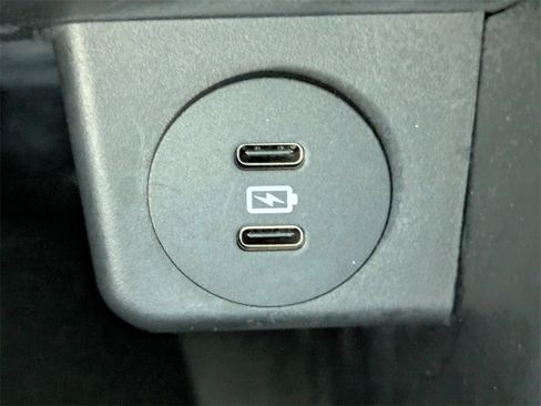 Used 2025 Ford Explorer Platinum image 35