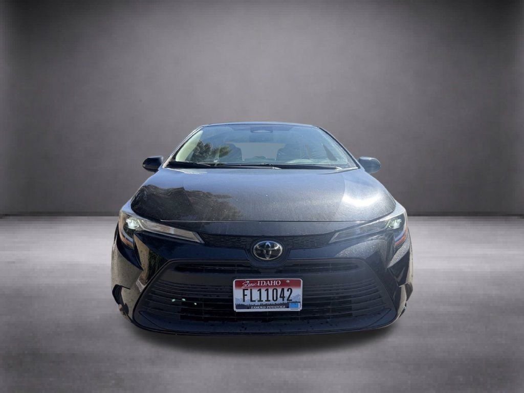 Used 2024 Toyota Corolla LE FWD image 4