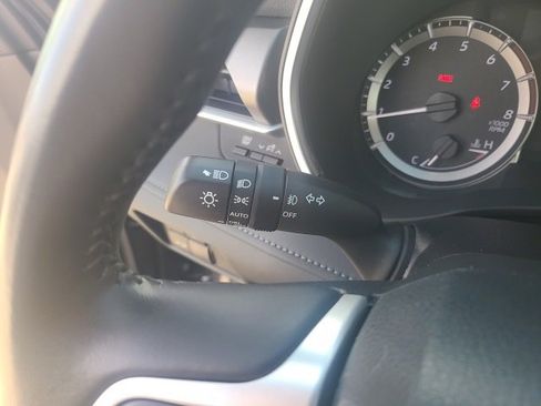 Used 2024 Toyota Highlander XLE image 23