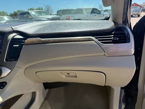 Used 2018 GMC Yukon Denali w/ Enhanced Security Package AWD/4WD image 19