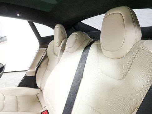 Used 2022 Tesla Model S image 19