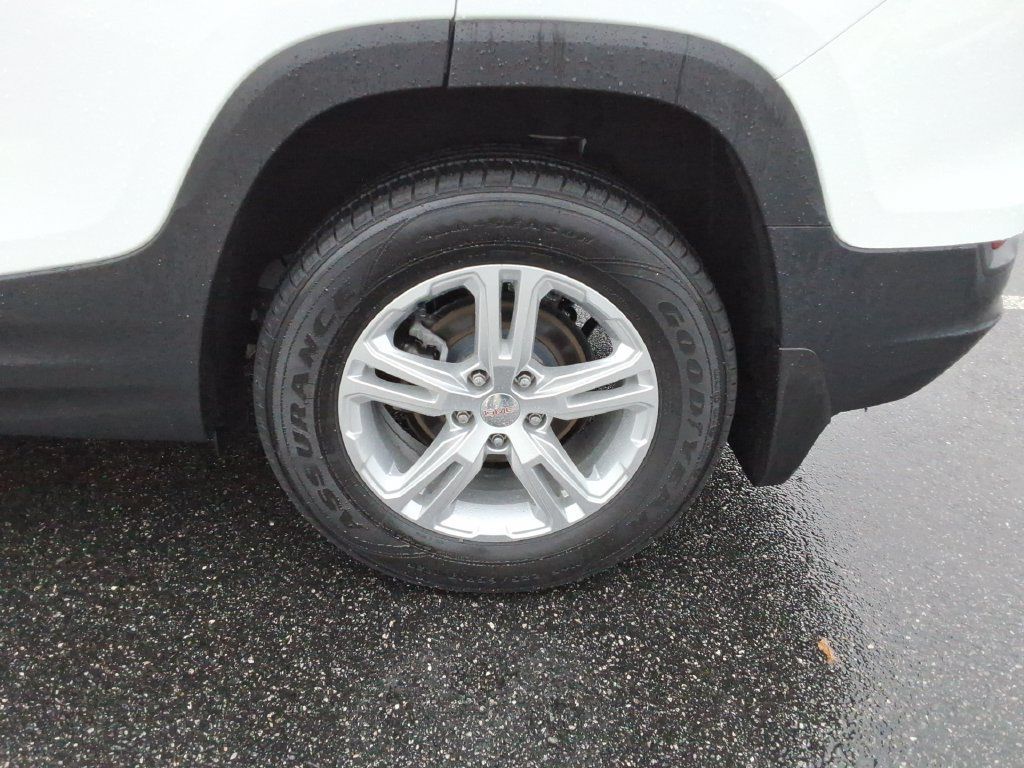Used 2019 GMC Terrain SLE w/ LPO, Floor Liner Package AWD/4WD image 11