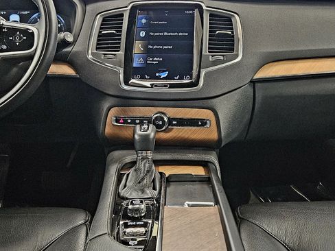 Used 2021 Volvo XC90 T6 Momentum w/ Protection Package Premier image 14