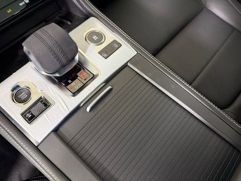 New 2025 Jaguar F-PACE R-Dynamic S image 23